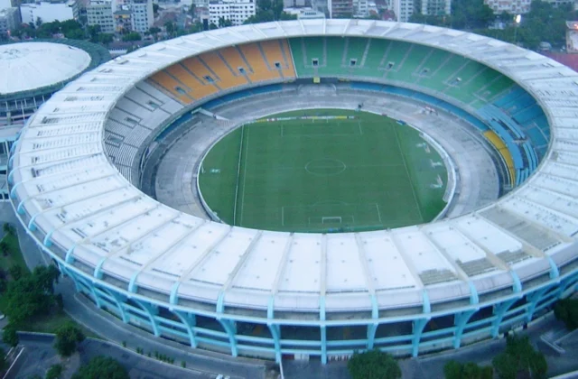 Maracanã Stadium: Behind the Scenes Tour + Transport